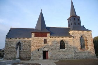 église des Trois Marie à Cardroc en bretagne romantique