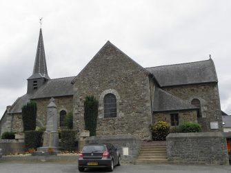Eglise-St-Martin-de-Tours à Plesder en bretagne romantique